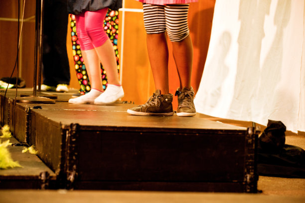 唱诗班歌手/舞台上图片下载