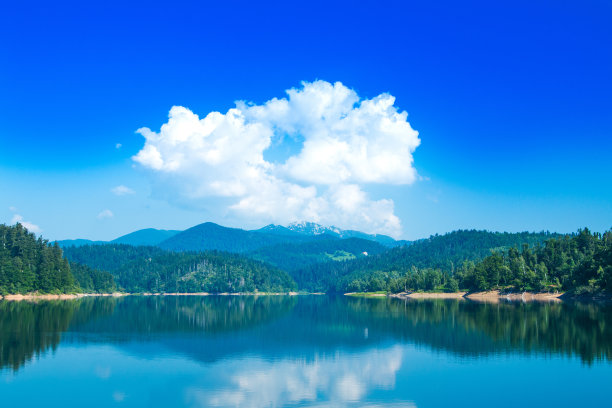 Gorski kotar，美丽的Lokvarsko湖，克罗地亚图片下载