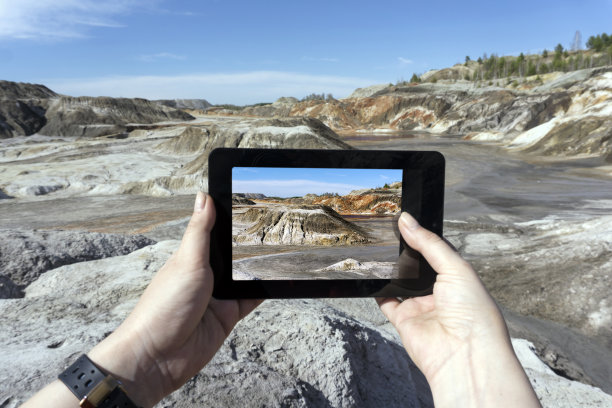 想象比现实好图片下载