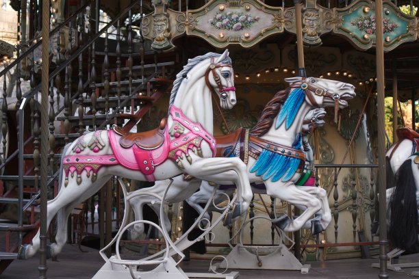 旋转木马游乐园图片下载