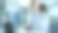 亚洲科学家坐在他的桌子上向年长工程师咨询复杂的编码和编程。在计算机科学研究实验室的机械臂模型。素材图片