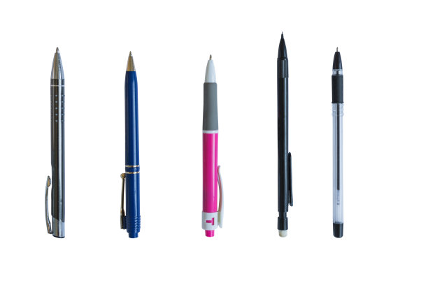 一组不同的笔孤立在白色背景。图片下载