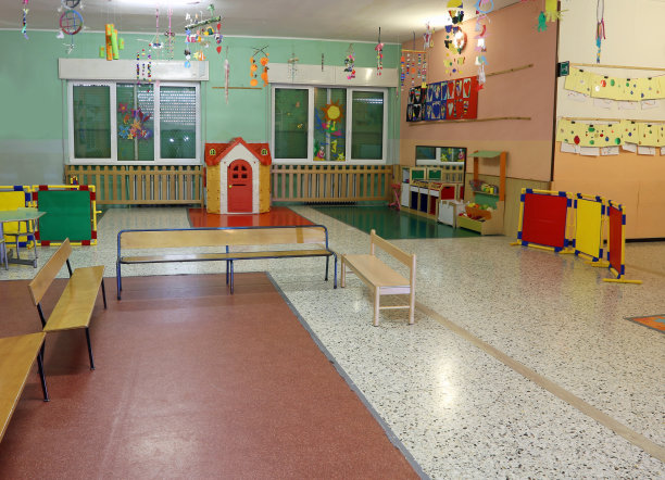 幼儿园里有玩具的房间图片下载