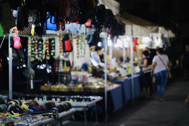 卖小器具的摊位图片下载