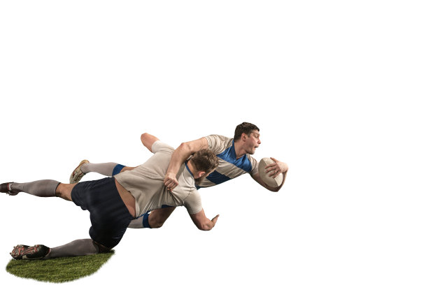 在白色背景上孤立的两个白人橄榄球运动员的剪影图片下载