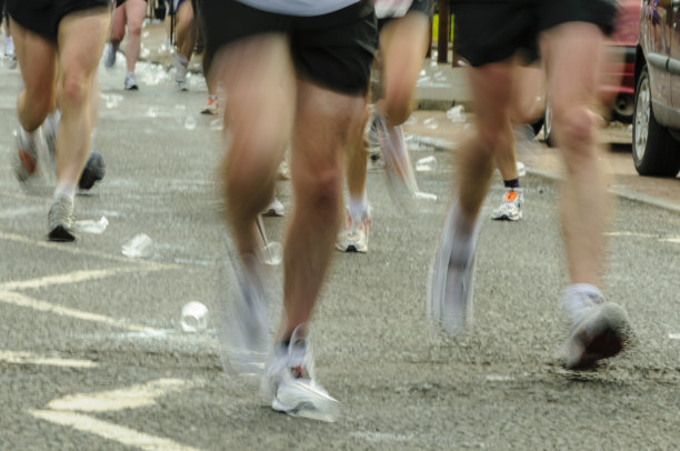 跑马拉松的运动员图片下载