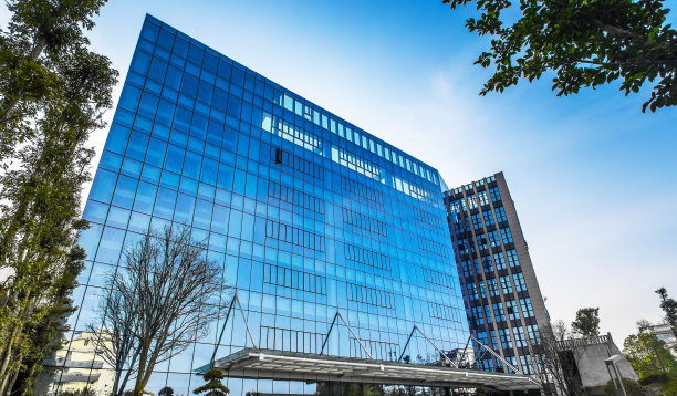 现代化公司办公楼图片下载