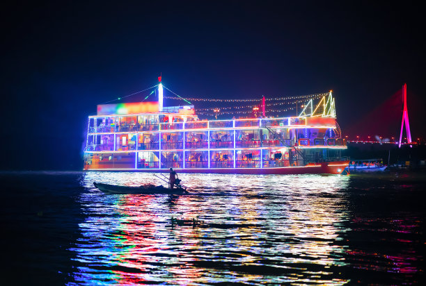 船在越南的湄公河上过夜图片下载