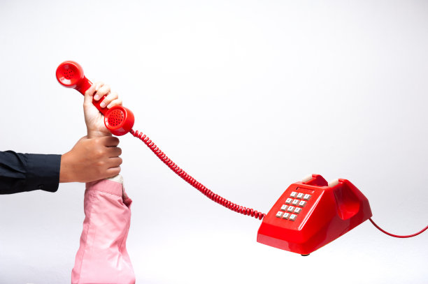 打电话时拉起别人的手图片下载