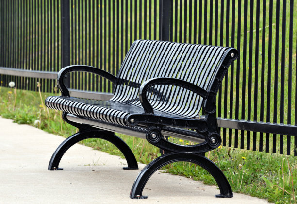 黑色金属公园长椅摘要图片下载