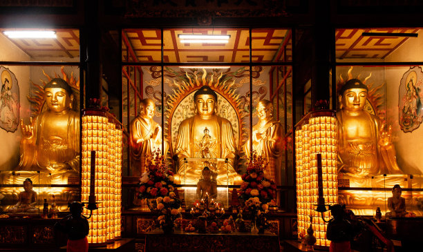 寺庙里的佛像图片下载