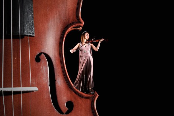 小女小提琴家图片下载