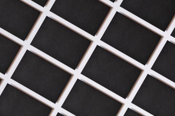 白色名片上空白纹理的照片。品牌识别模型。用于图形设计师的演示文稿和作品集。在白纸背景下排列整齐的名片。图片下载