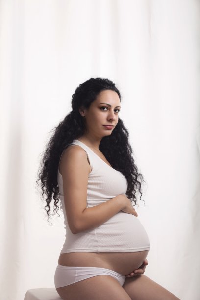 一个孕妇的肖像图片下载