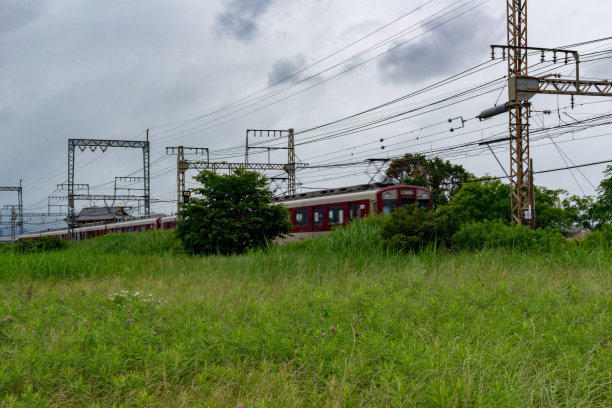 在日本运行的火车。图片下载