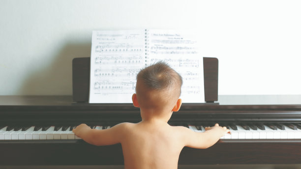 伟大的配有音乐图片下载