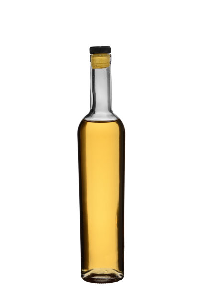 威士忌酒瓶装满烈性酒精饮料威士忌或白兰地的玻璃瓶图片下载