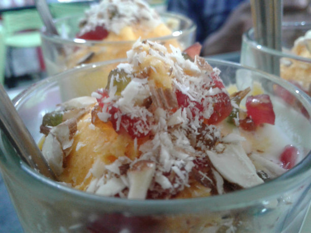 碗里的冰淇淋图片下载