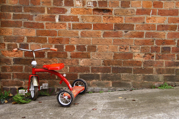 红色的三轮车图片下载