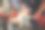 在教堂里，新娘、新郎手持婚礼蜡烛。图片下载
