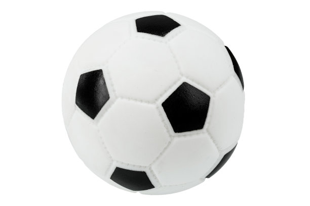传统的白色和黑色足球孤立在白色背景图片下载