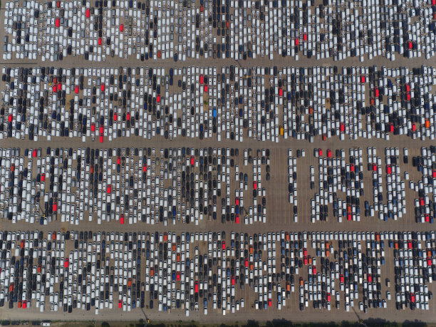 汽车工厂停车场无人机射击图片下载