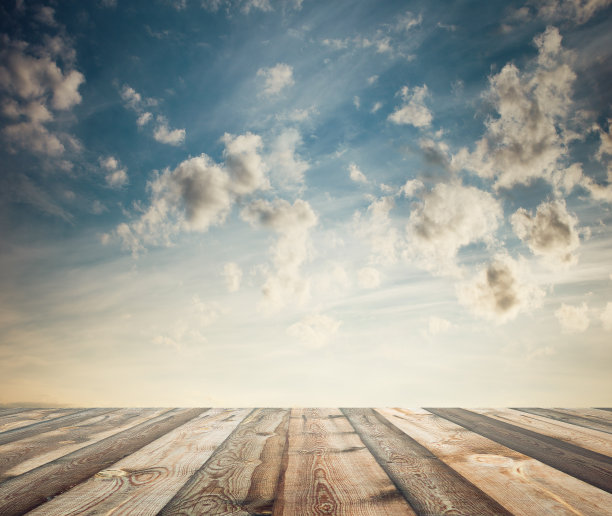 天空和木地板图片下载
