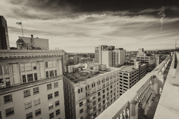 俄勒冈州波特兰的建筑。屋顶鸟瞰图图片下载