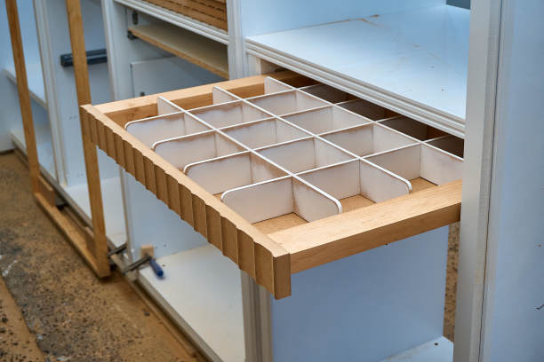 抽屉的腰带。木材生产细节图片下载