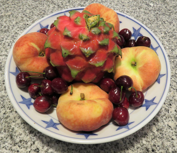 火龙果火龙果桃子樱桃图片下载