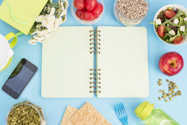 近距离攀爬的木墙。图片下载