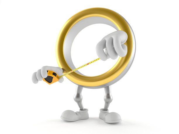 结婚戒指字符持有卷尺图片下载