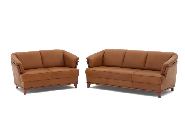 棕色真皮沙发。图片下载