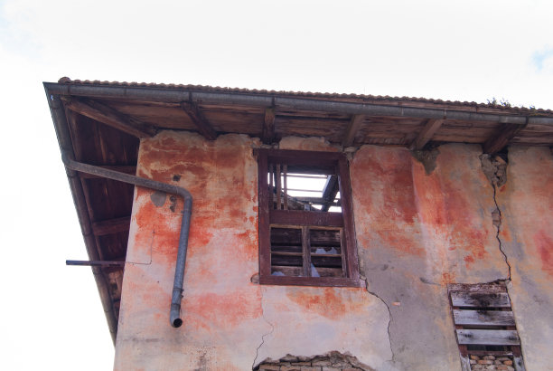 被毁房屋的一部分图片下载