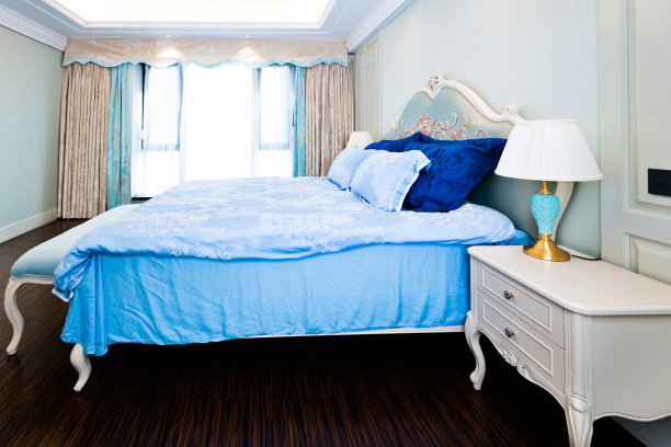 新家舒适的卧室图片下载