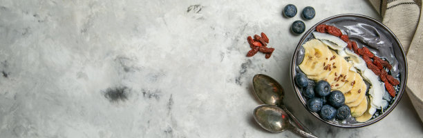 解毒活性炭蓝莓、椰子、枸杞果碗图片下载