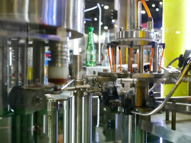 工厂装瓶设备图片下载