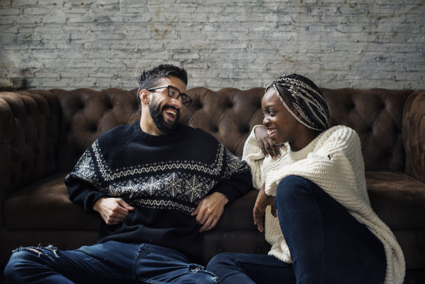 一对共度美好时光的夫妇图片下载