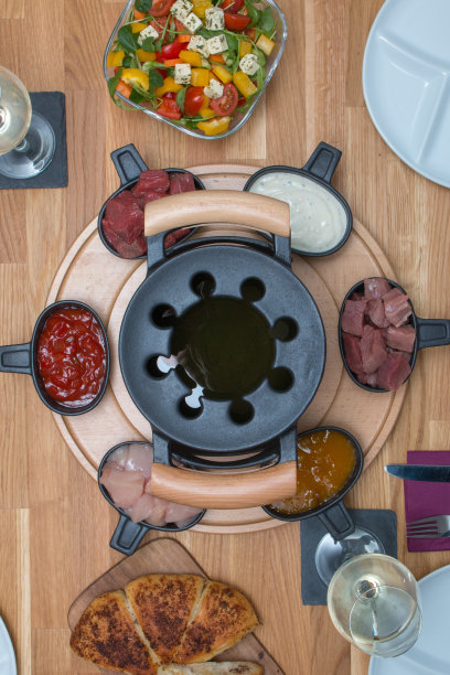 翻修用传统Fondue送餐图片下载