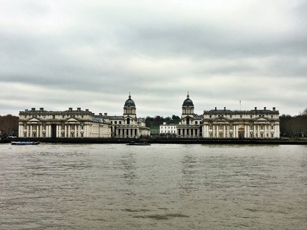 伦敦泰晤士河对岸的格林威治图片下载