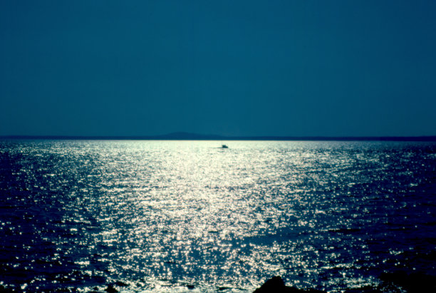 出去钓鱼图片下载