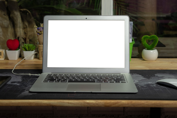 黑白屏幕的笔记本电脑图片下载