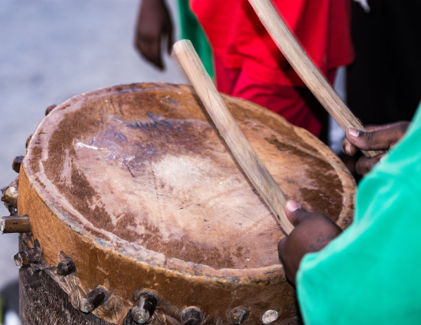 鼓的幸福图片下载