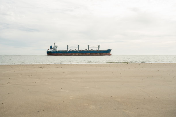 海上货轮图片下载