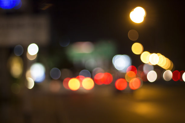 夜城街灯散景背景。图片下载