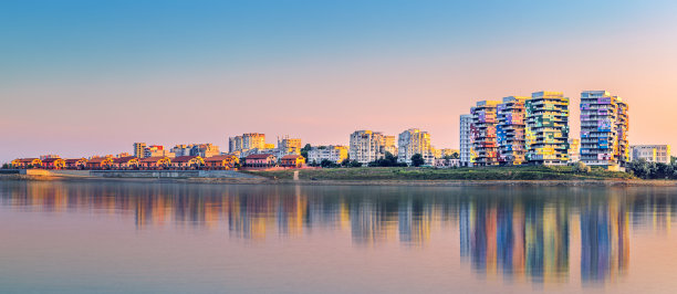 康斯坦察日落时的天际线全景图片下载