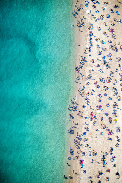 海滩上俯视图片下载
