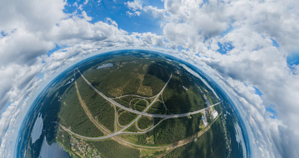 桥梁和自然在里加，拉脱维亚360 VR无人机图片的虚拟现实，全景图片下载