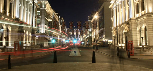 伦敦的夜间巴士图片下载