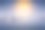 木塔在平静的水域或海面上，早晨有雾。树桩和船在雾和阳光下的海上。一只鸬鹚坐在杆子上图片下载